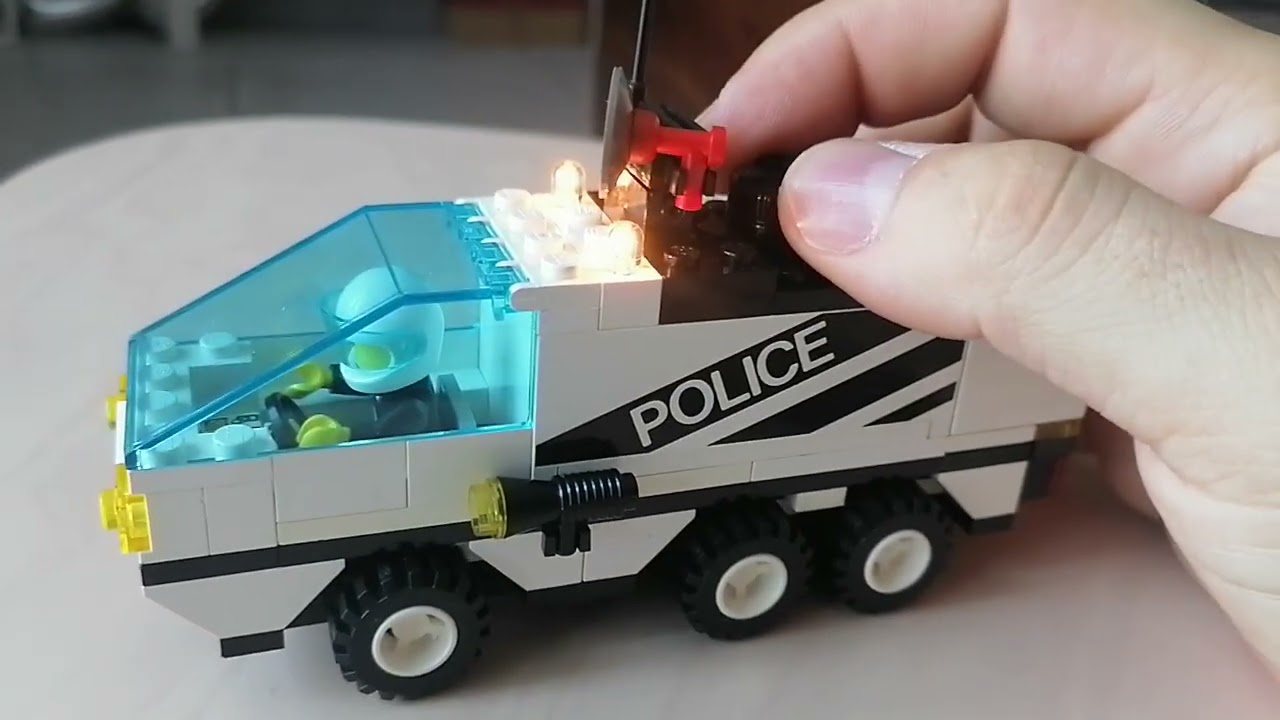 Vid&eacute;o test d'un Lego 6430 Night Patroller sourd and Light de 1991. 