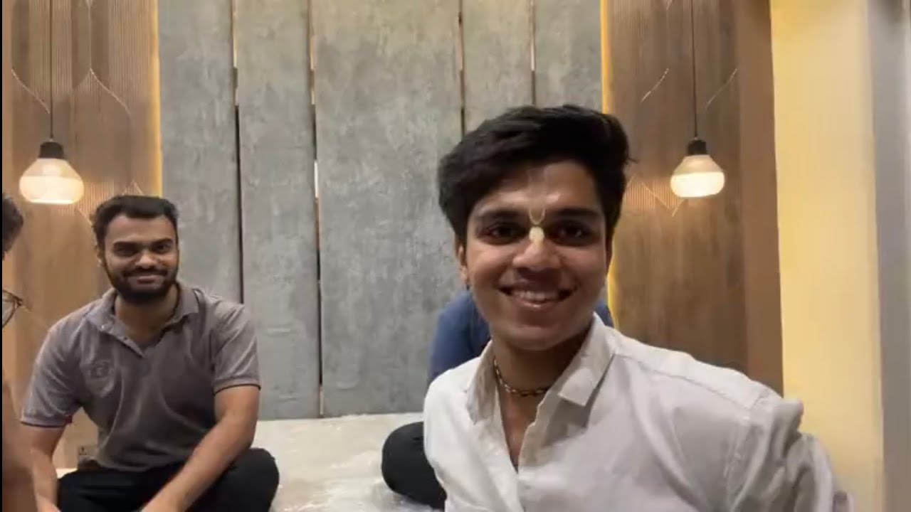 Ecstatic kirtan with devotees 🎉🔥