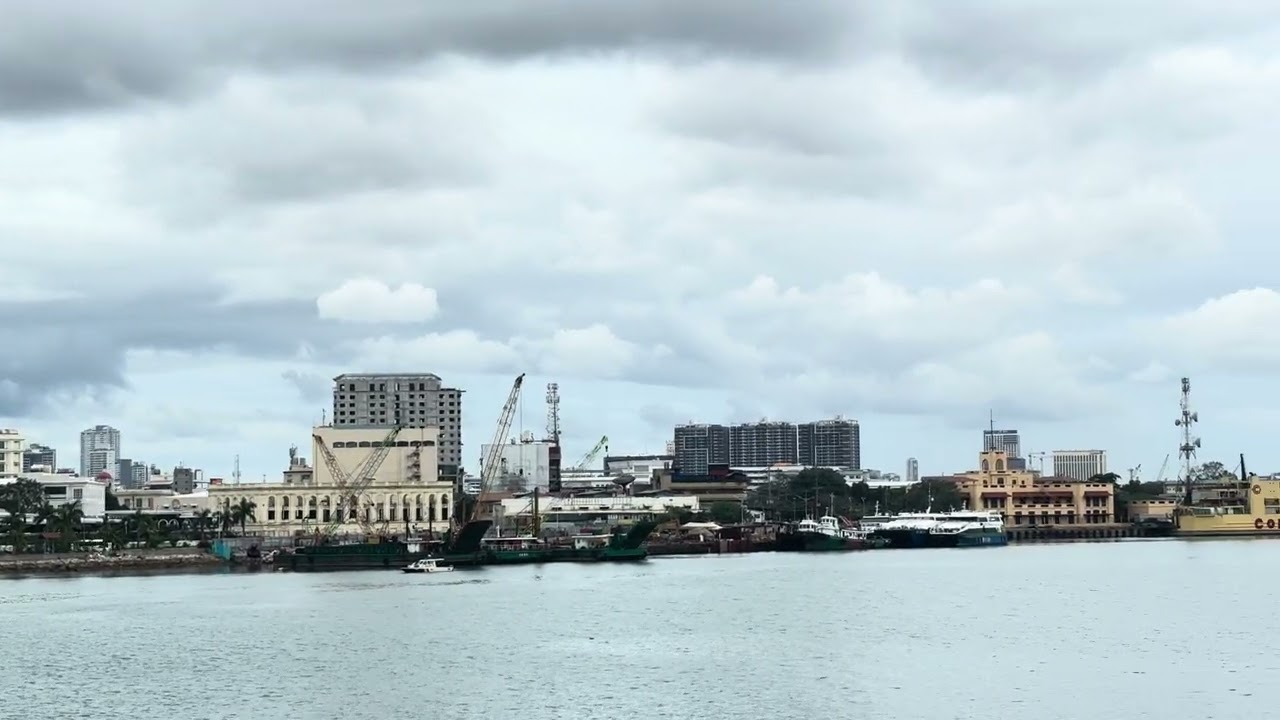 Arriving in Cebu by boat and passing through the iconic CCLEX Bridge🌉