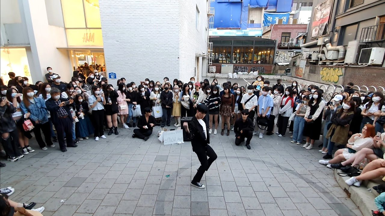 AQA, LEE TAEYOUNG. PRESENTING UNIQUE ENCHANTING PERFORMANCE ON HONGDAE STREET.