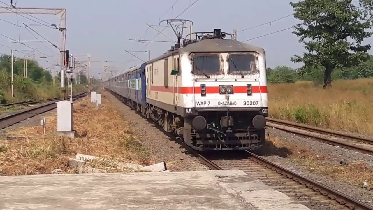 GZB WAP7 30207 with 2926 Paschim Express at Kelve Road