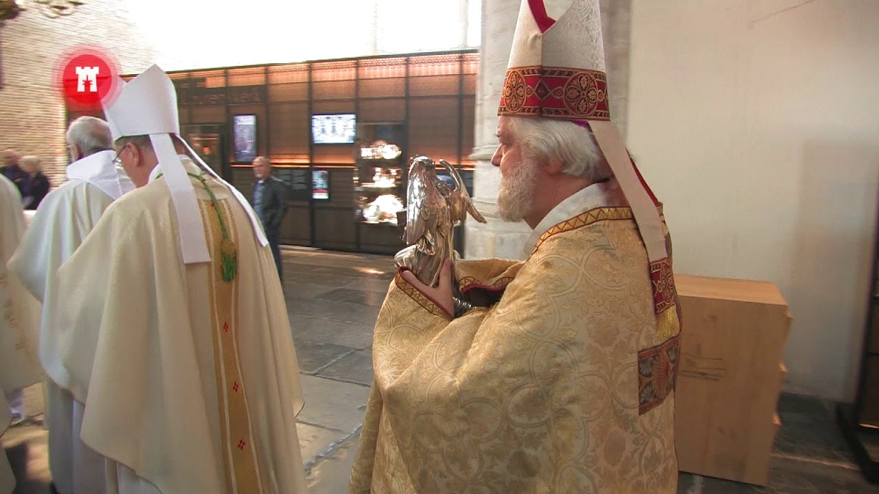 Volle grote Sint Laurens Kerk beleeft zeldzame Hoogmis