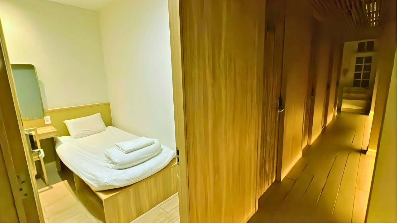 Staying at VIETNAM&rsquo;s Most Private Capsule Hotel 🇻🇳 | Ho Chi Minh City