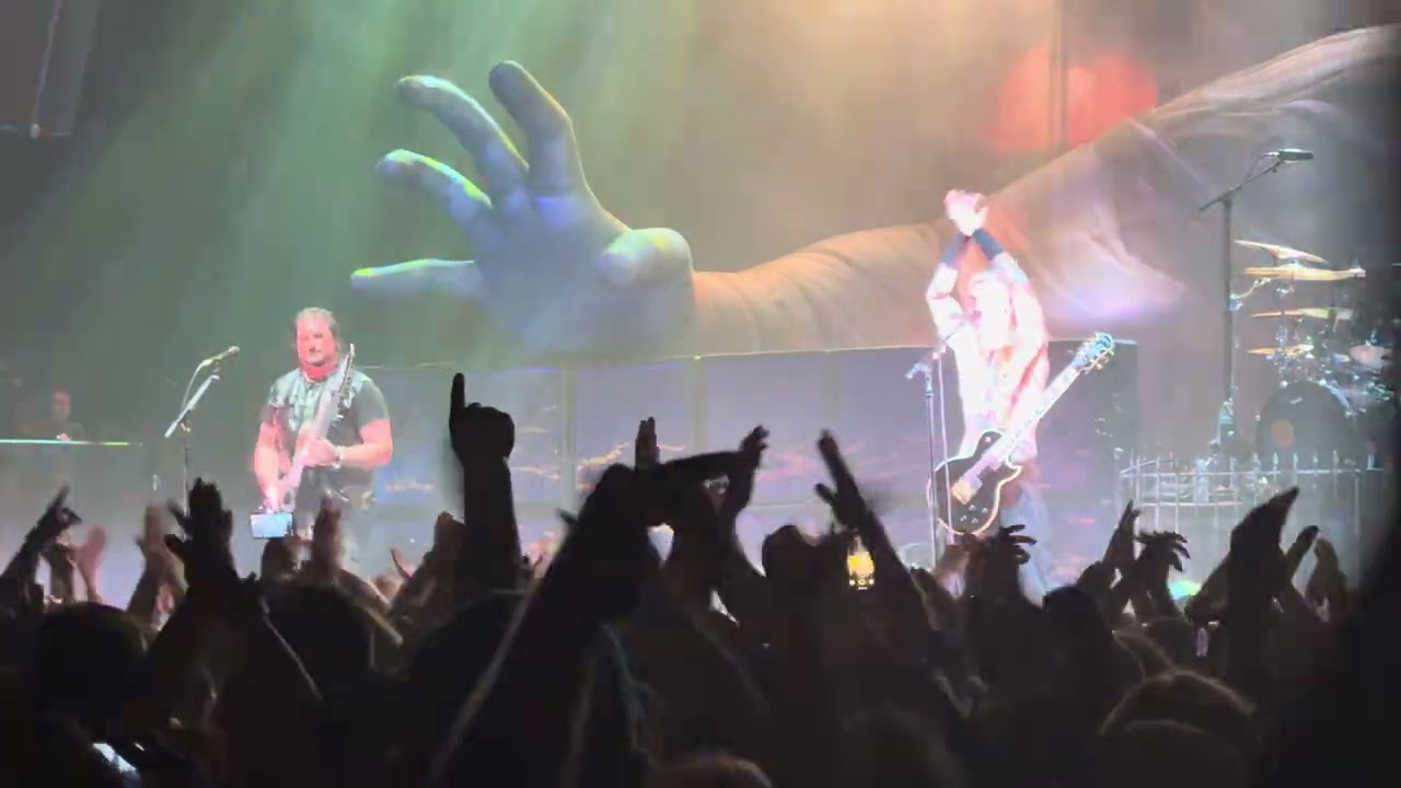 Trivium - The Sin and the Sentence (12/13/2025) 