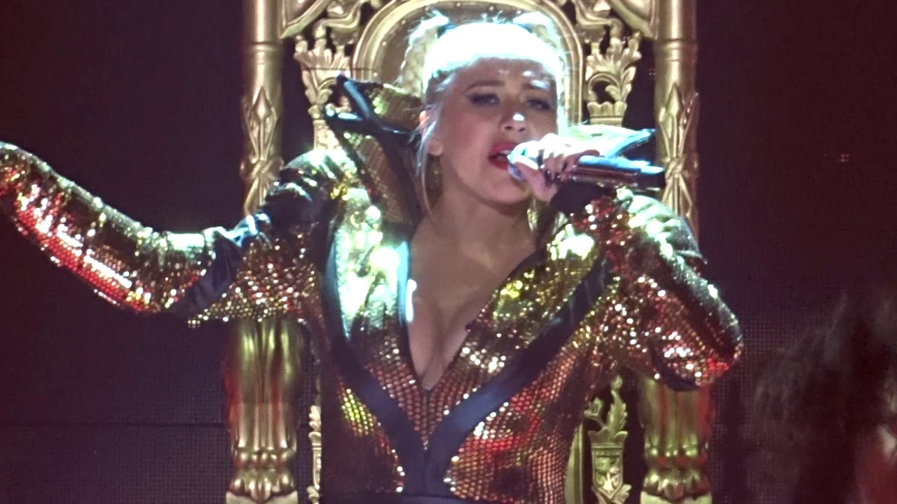 Christina Aguilera - The Xperience - Live in Las Vegas (Dirrty)