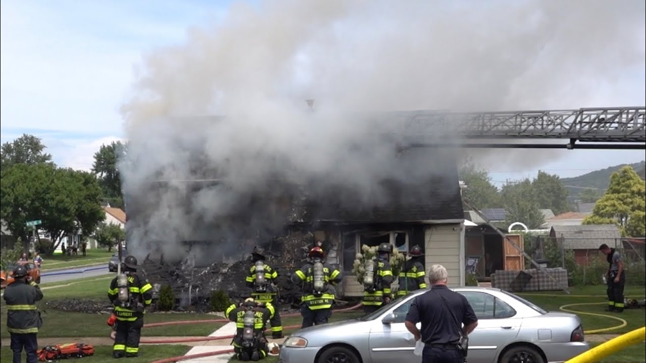 Muhlenberg Township Fire Rescue Working Structure Fire Response & Footage - Wagon Wheel Ln 8/5/22
