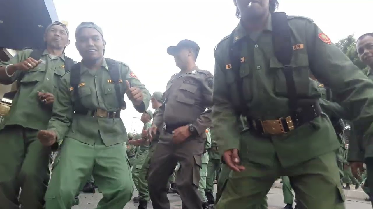 hiburan dulu baraya setelah selesai perlombaan pbb linmas karmek