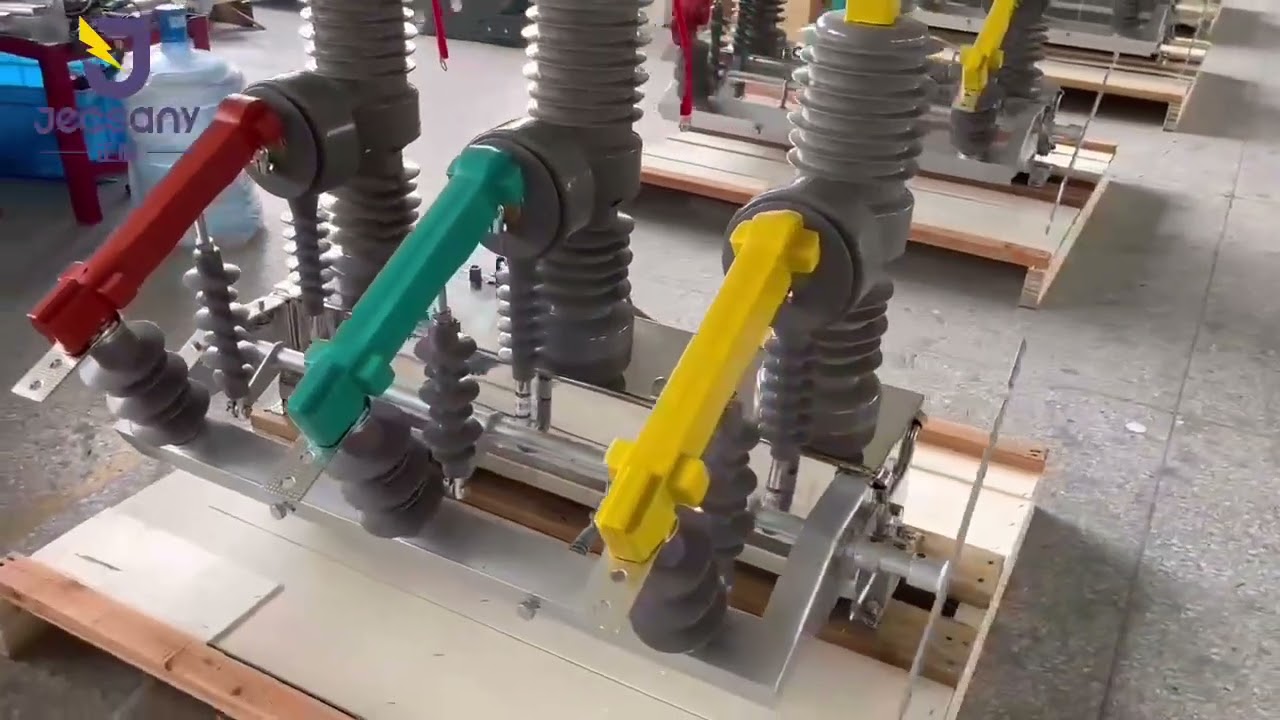 Displaying vacuum circuit breaker