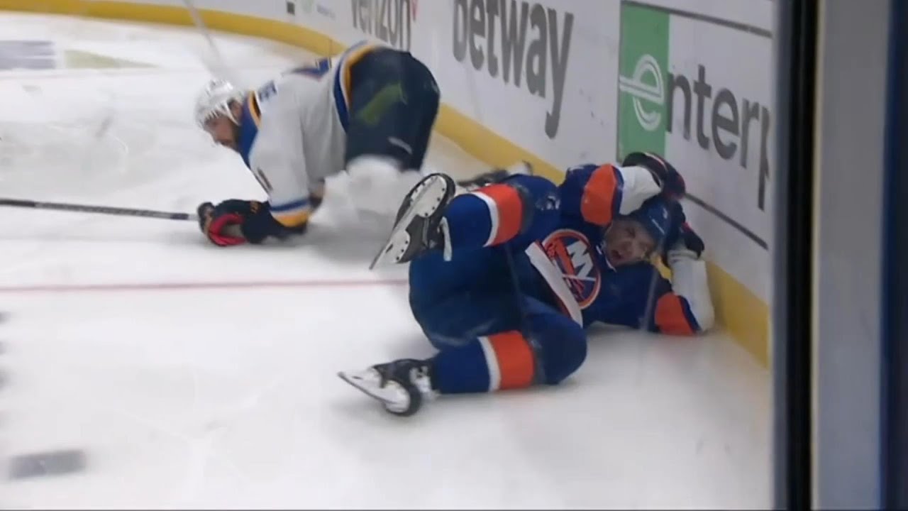 Adam Pelech Dazed After Being Hit By Robert Bortuzzo