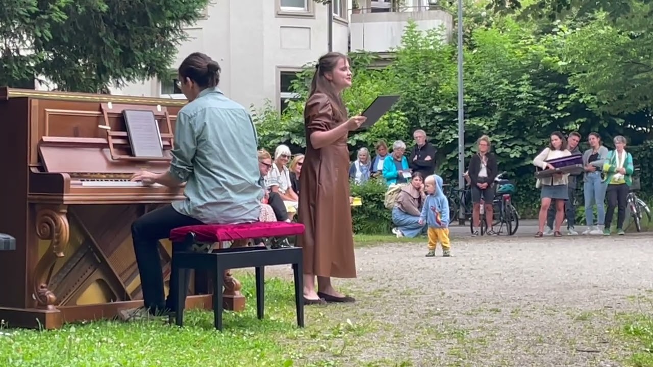 just some Kurt Weill music in the park