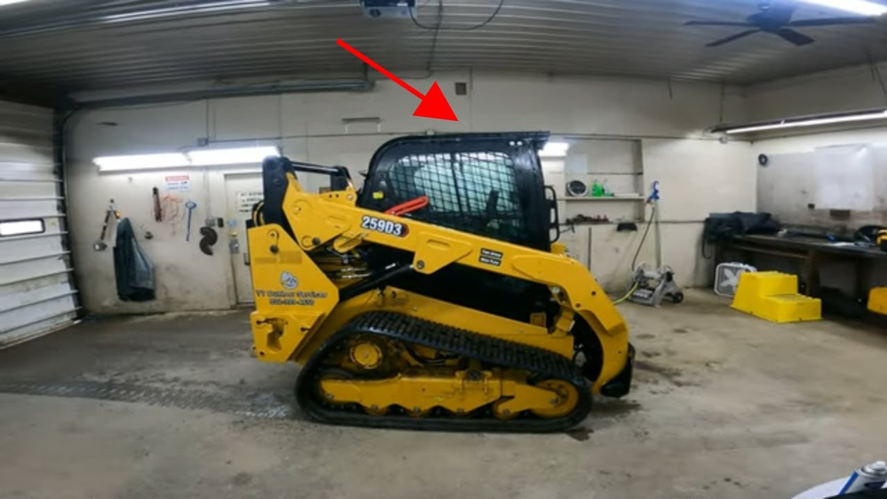 Smashed the Roof Window in my Cat 259D3!