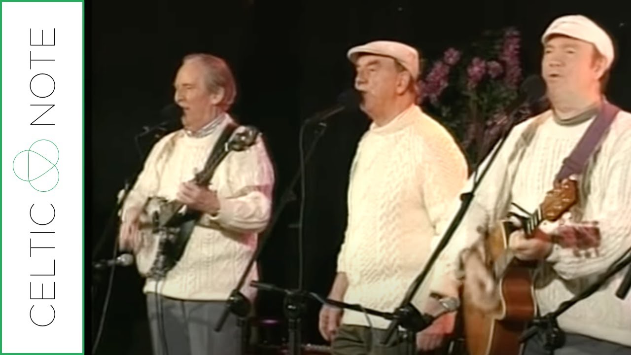 The Clancy Brothers - I'll Tell Me Ma (Live)