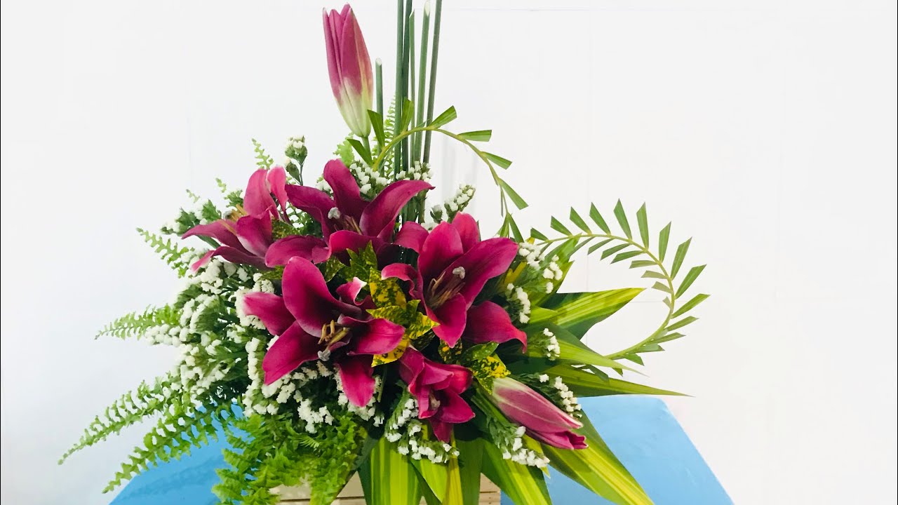 Cắm hoa Ly trên hộp gỗ #flowers #camhoadep #trangtri #hoa #flowersarrangement #camhoa