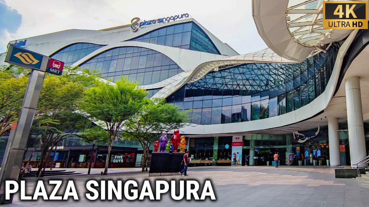 PLAZA SINGAPURA Shopping Mall in ORCHARD ROAD Walkthrough [4K] Singapore - June 2022
