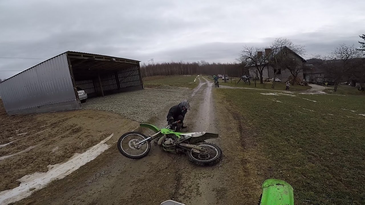 Urwany kopnik w kxf ! Odpalanie na pych Enduro w podmokłym terenie!!!