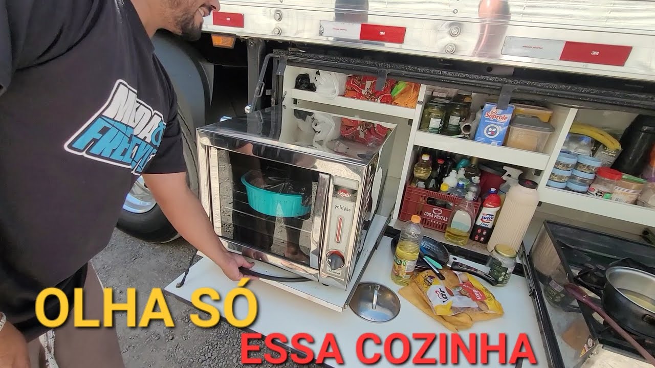 Veja só o jeito dessa cozinha desse caminhão. 