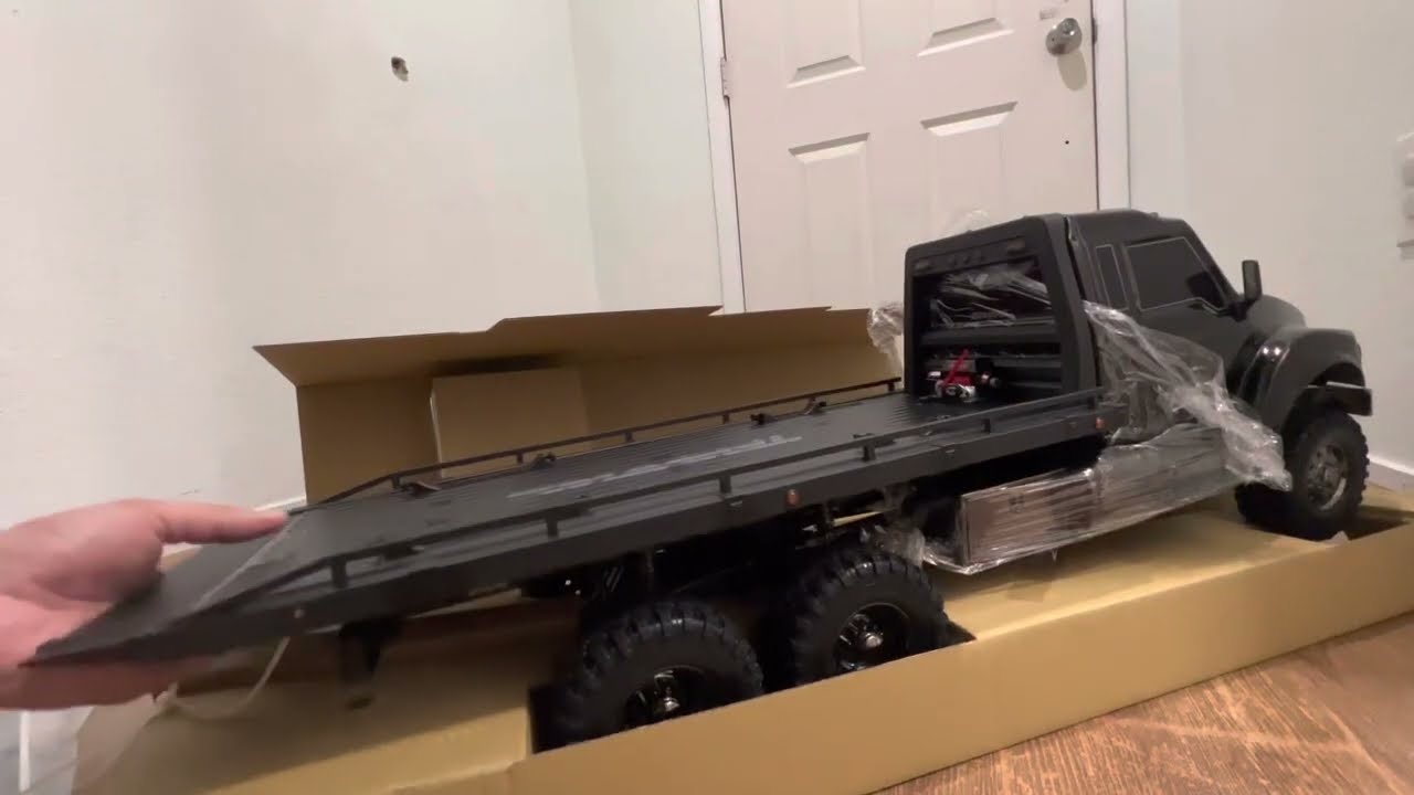 TRAXXAS TRX6 ULTIMATE RC HAULER UNBOXING