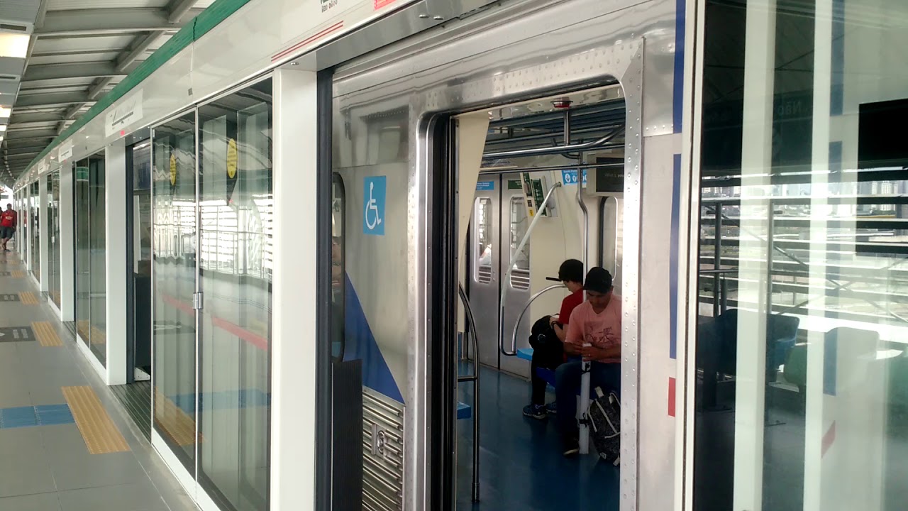 Metr&ocirc; SP - Frota J (J50) deixando a esta&ccedil;&atilde;o Tamanduate&iacute; (Linha 2-Verde)