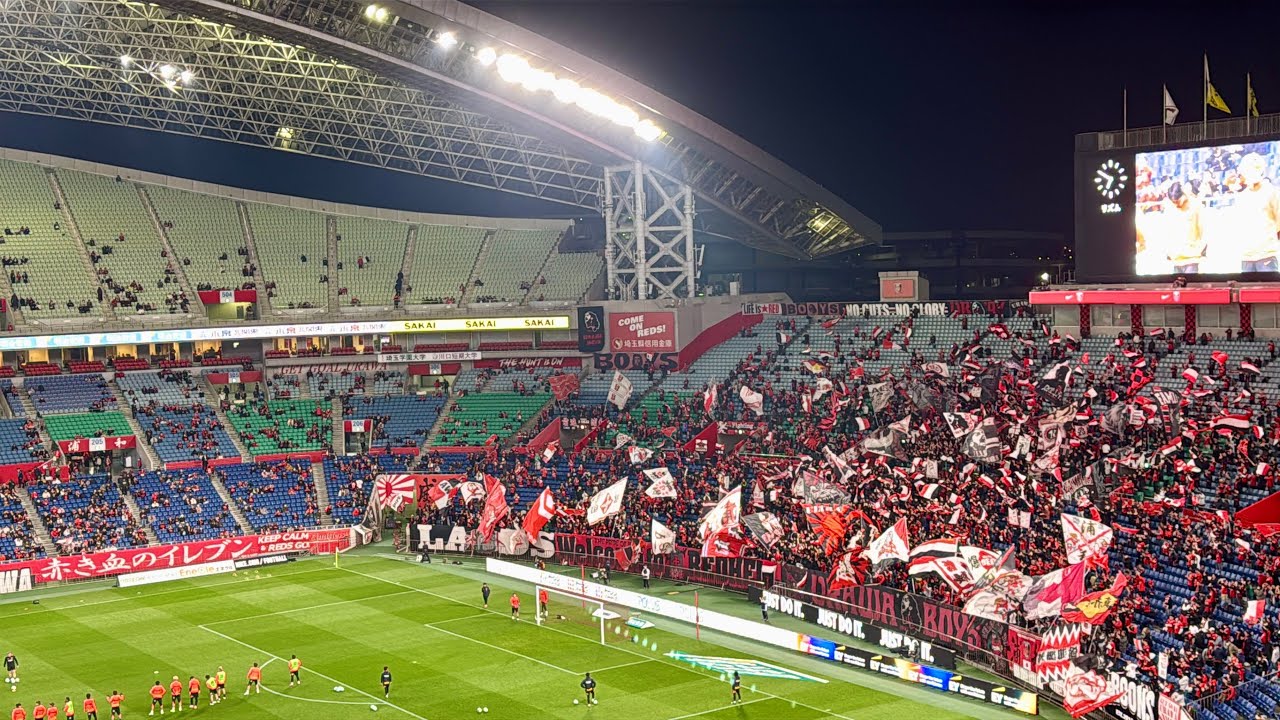 なぜか平日開催の多い柏戦「(向こうの)アイーダ」両チーム選手アップ開始 2026年3月18(水) J1 浦和レッズ vs 柏レイソル @ 埼玉スタジアム2002