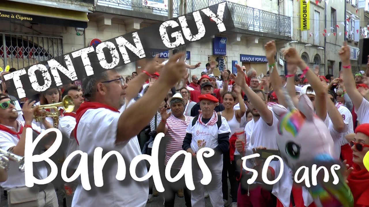 PASSAGE ANIMATION de la banda Les SANS SOUCIS dans l'ambiance de la place du Lion d'or CONDOM 2023