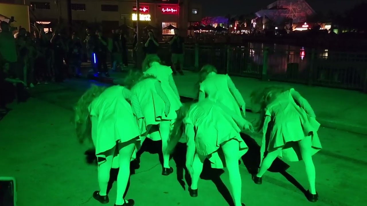 Halloween horror night