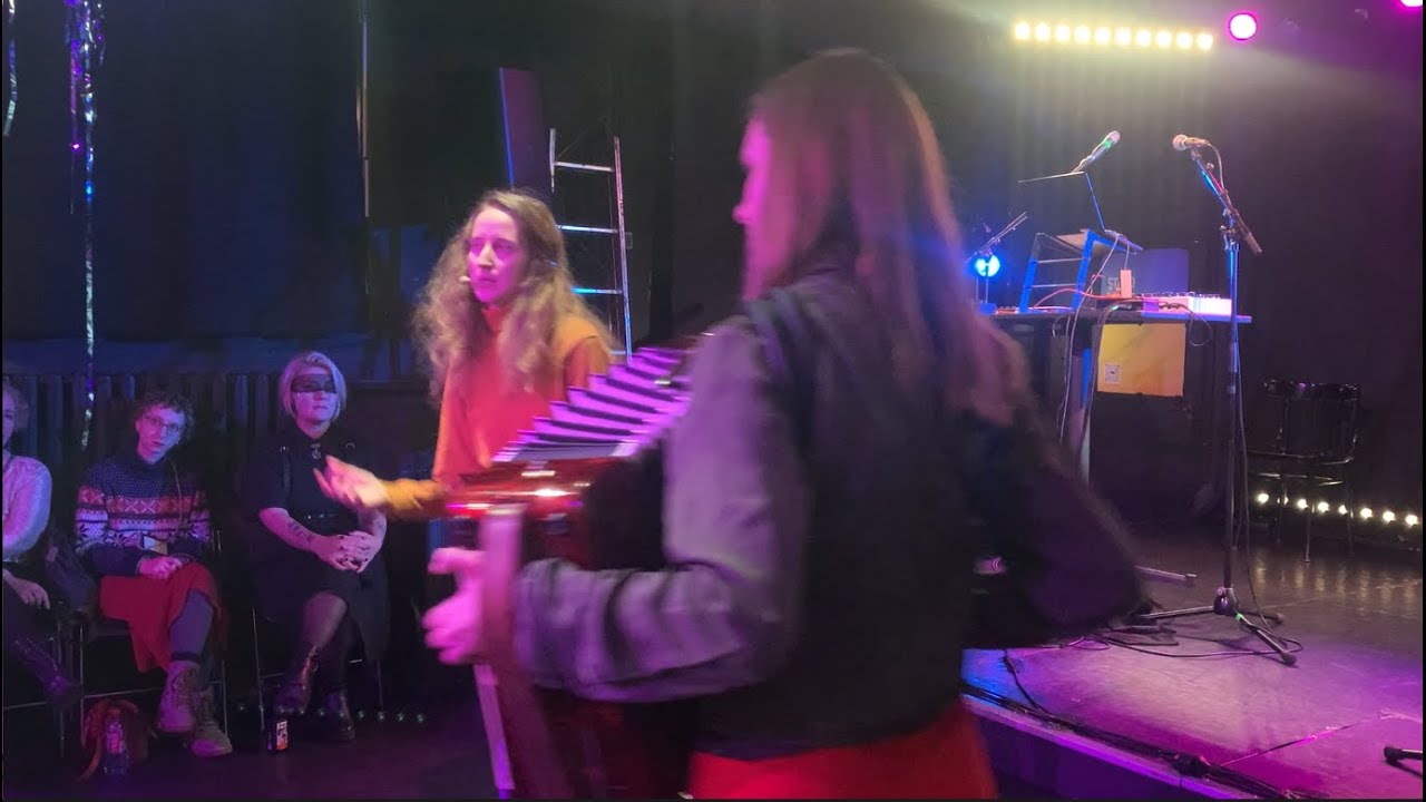 Performance w/ Daria Redkina & Inna Krasnoper @PANDAplatforma
