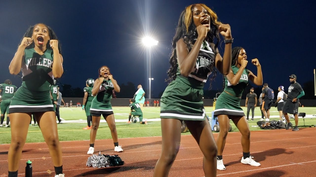 Varsity Cheerleaders Pull A Breathtaking Performance At The First Game!
