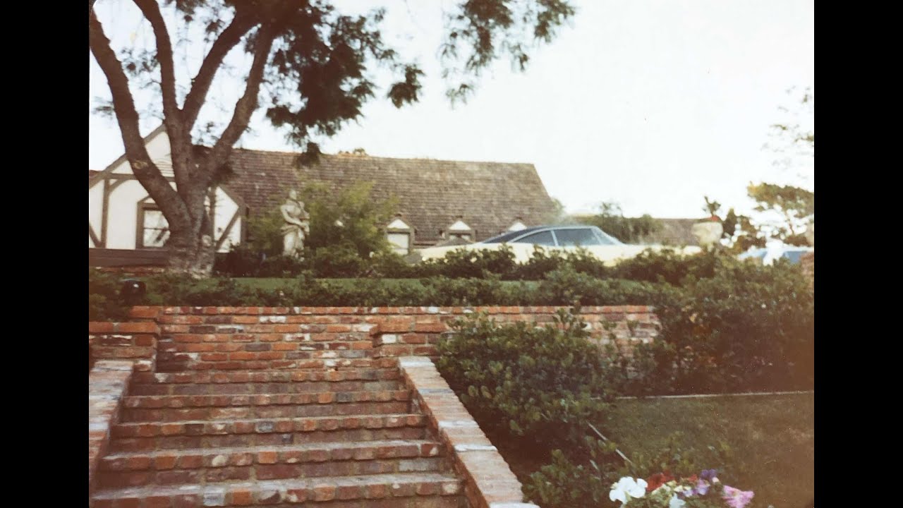 Unpublished 1975 photo of Elvis Presley's house: 144 Monovale Drive, Beverly Hills CA
