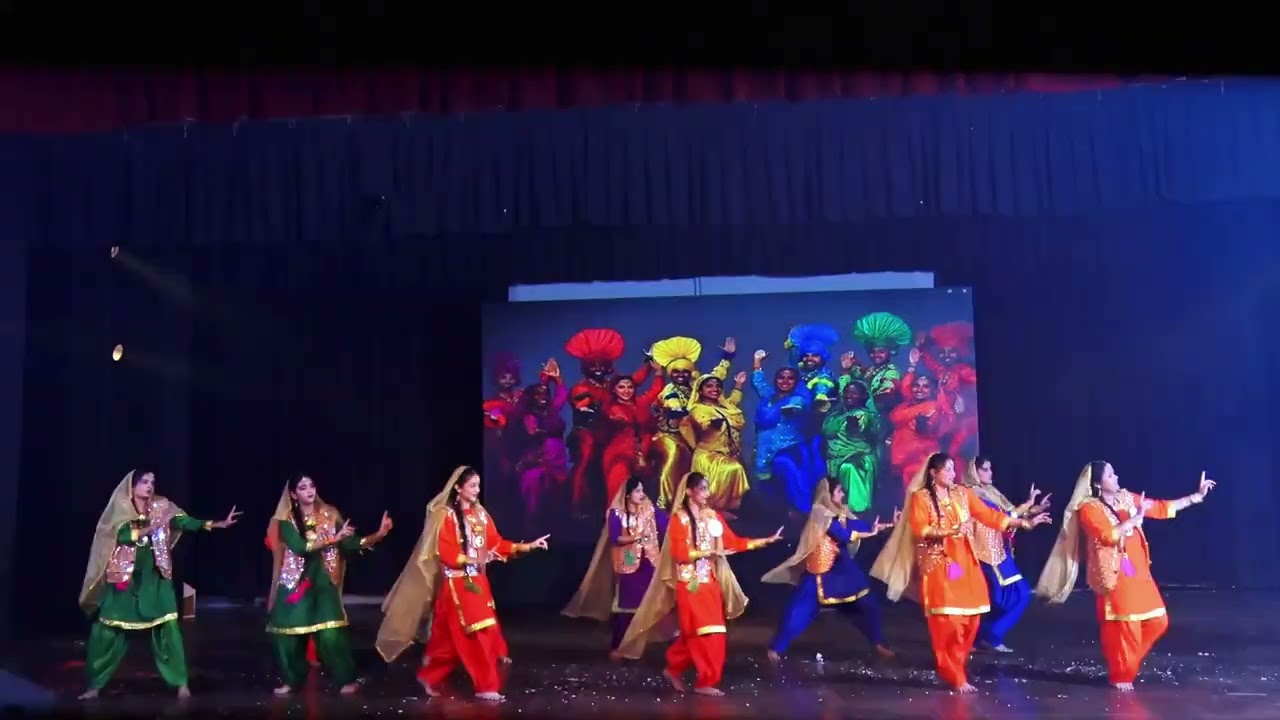 Punjabi dance mashup with gidda, Annual day life line school