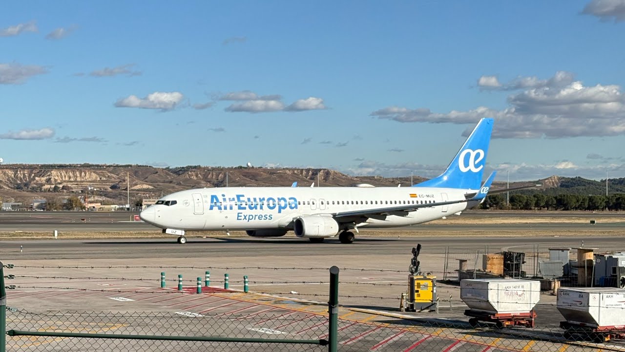 ✈️Spotting Aeropuerto Adolfo Suárez Madrid Barajas 🇪🇸/ 🛬Airplanes taking off and on the ground🛬