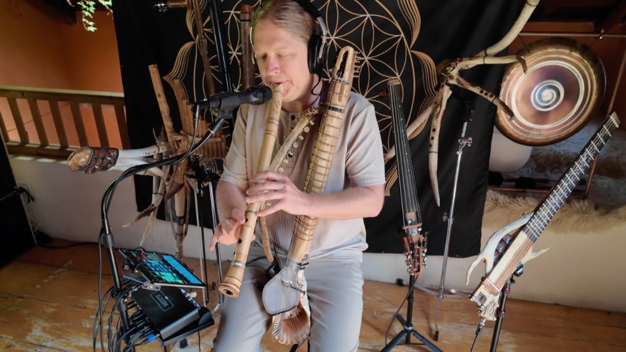 Studio Sessions 3. Live looping fusion with RootFlute