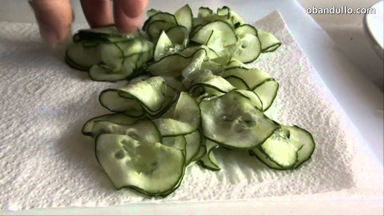 Sunomono (ensalada japonesa de pepino y wakame)