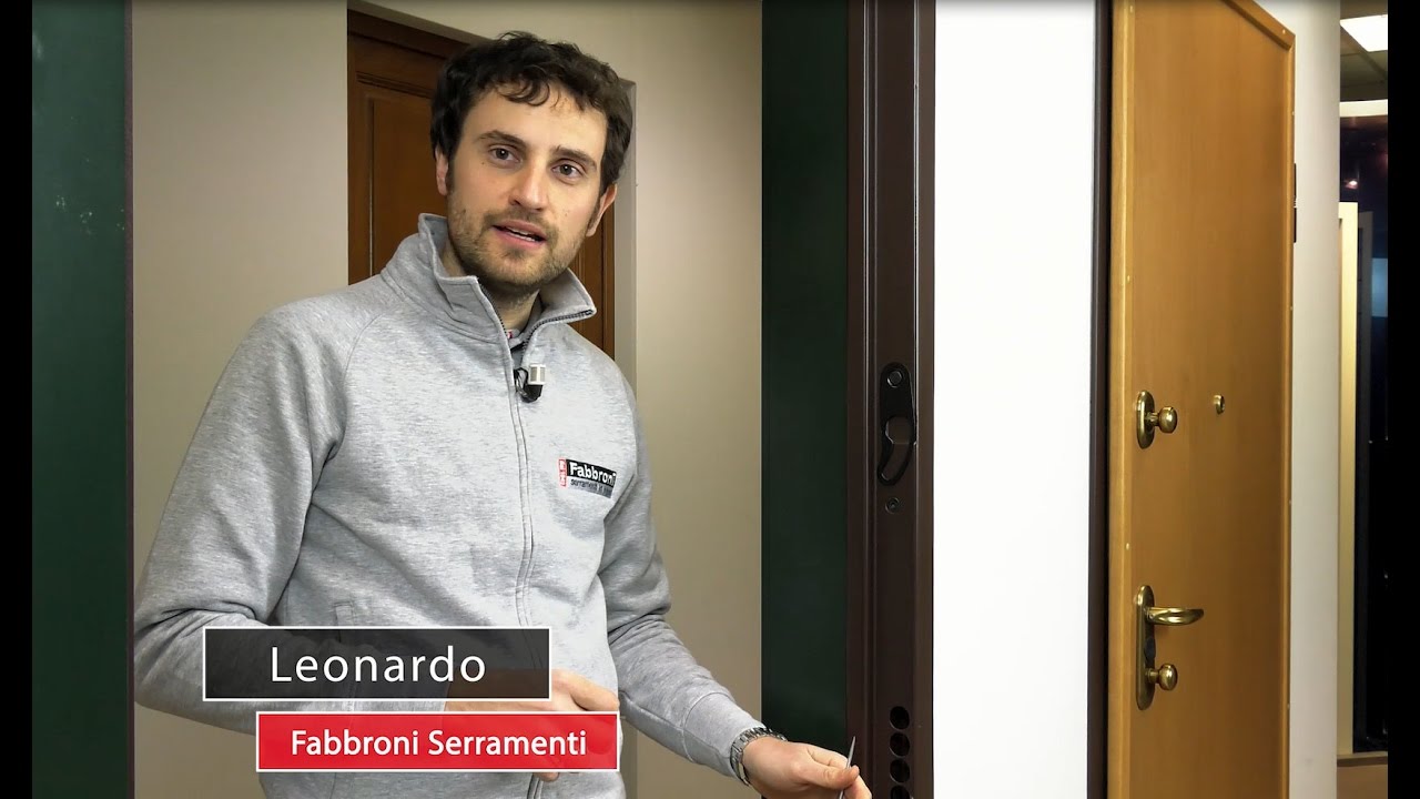 Come registrare la bocchetta di un portone blindato