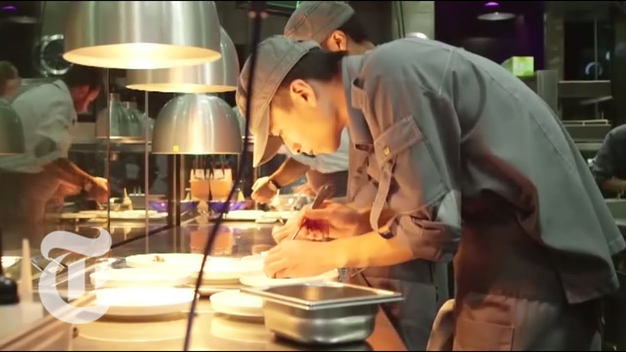 A 22-Course Meal, in 22 Settings - Shanghai's Ultraviolet Restaurant | The New York Times