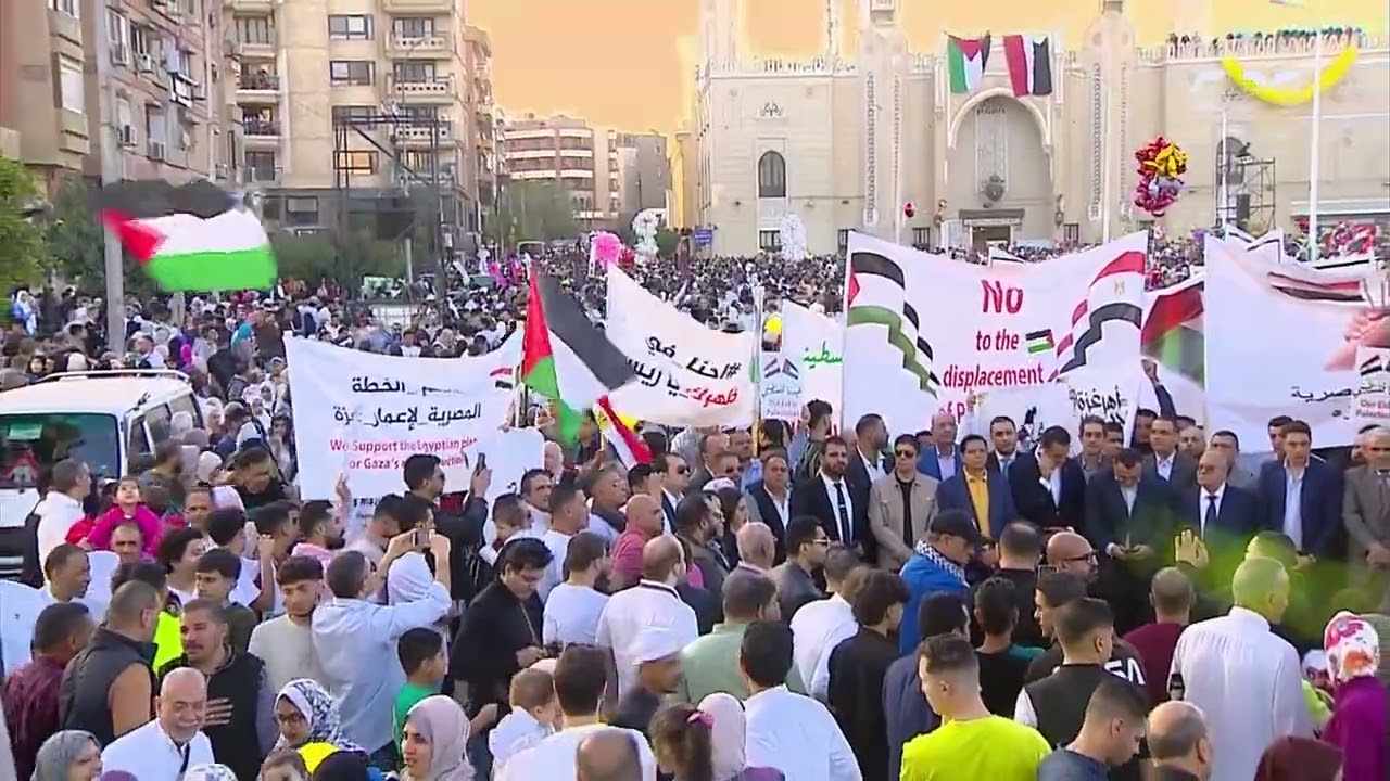 آلاف يحتشدون عقب صلاة عيد الفطر المبارك لدعم القضية الفلسطيـ ـنية ورفض التهجير
