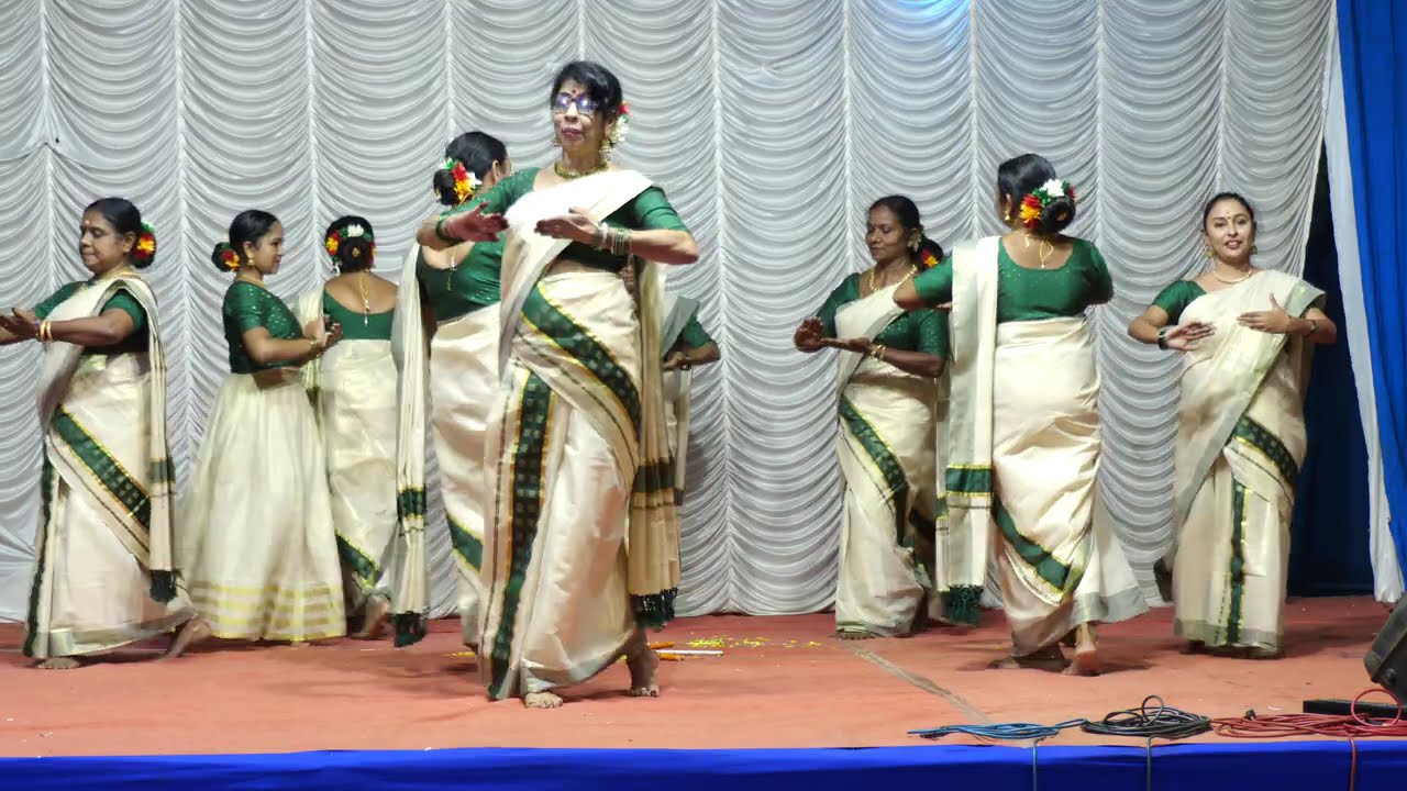 തരംഗം സൃഷ്‌ടിച്ച തിരുവാതിരകളി | ബന്ധുരംഗിമാരെ വരുവിൻ #trending #thiruvathira