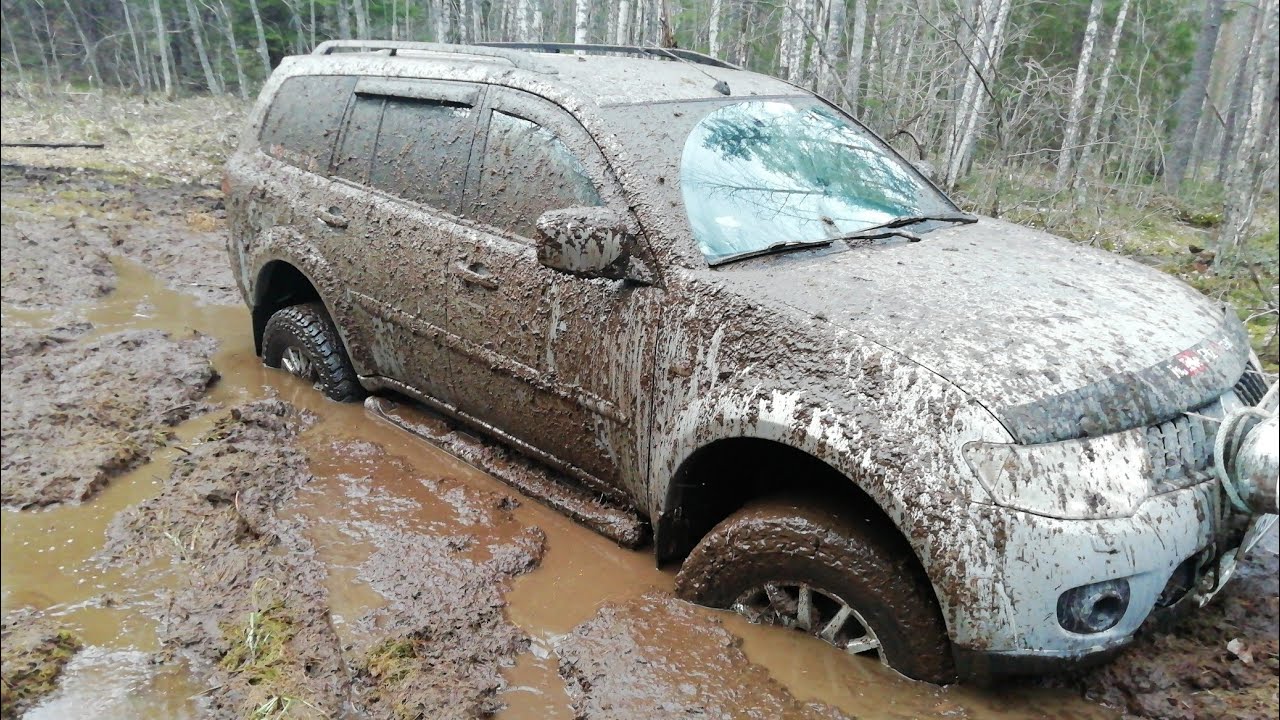 Pajero sport 2 на болотистой местности....