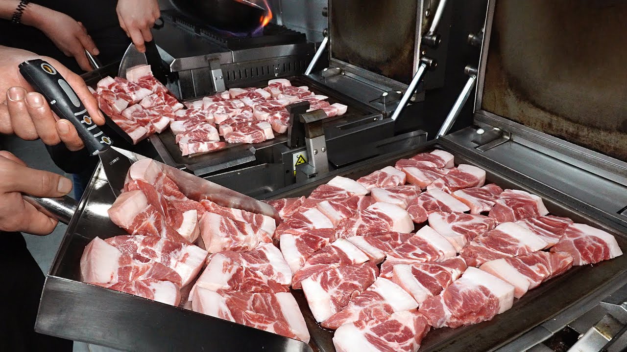 철판 프레스에 굽는 돼지고기? 3단계로 구워버리는 연매출 9억의 미친 꼬들살집┃Special parts of pork / Korean street food