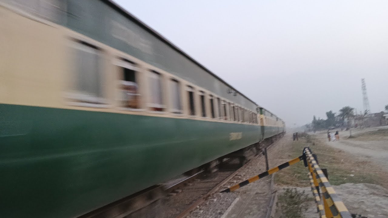 Mehar Express Near to Sanawan With Very Slow Speed and Locomotive HBU 20 8079