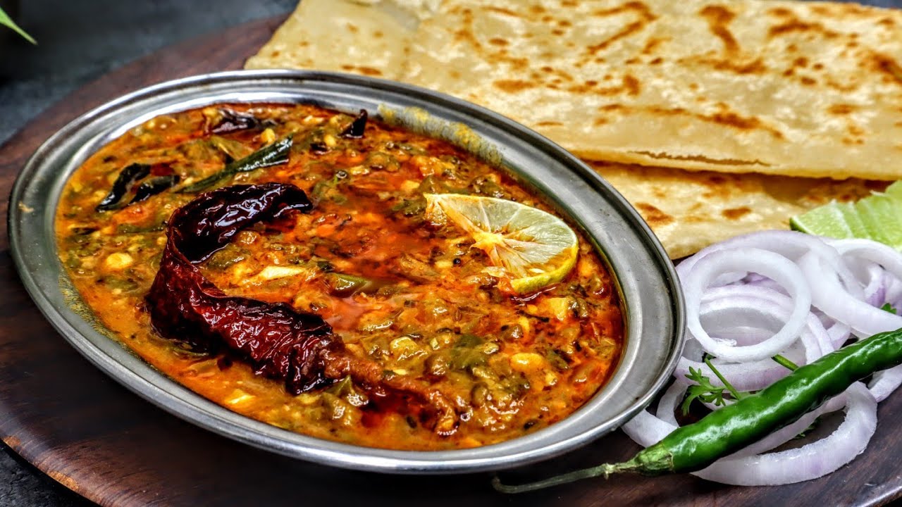 Dal Palak Dhaba Style | दाल पलक | Triangle Paratha | ढाबे जैसी तडके वाली दाल पालक और तिकोना परांठा