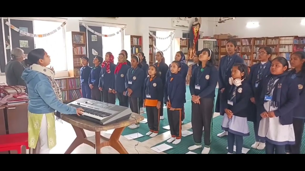 মুক্তির মন্দির সোপানো তলে 
