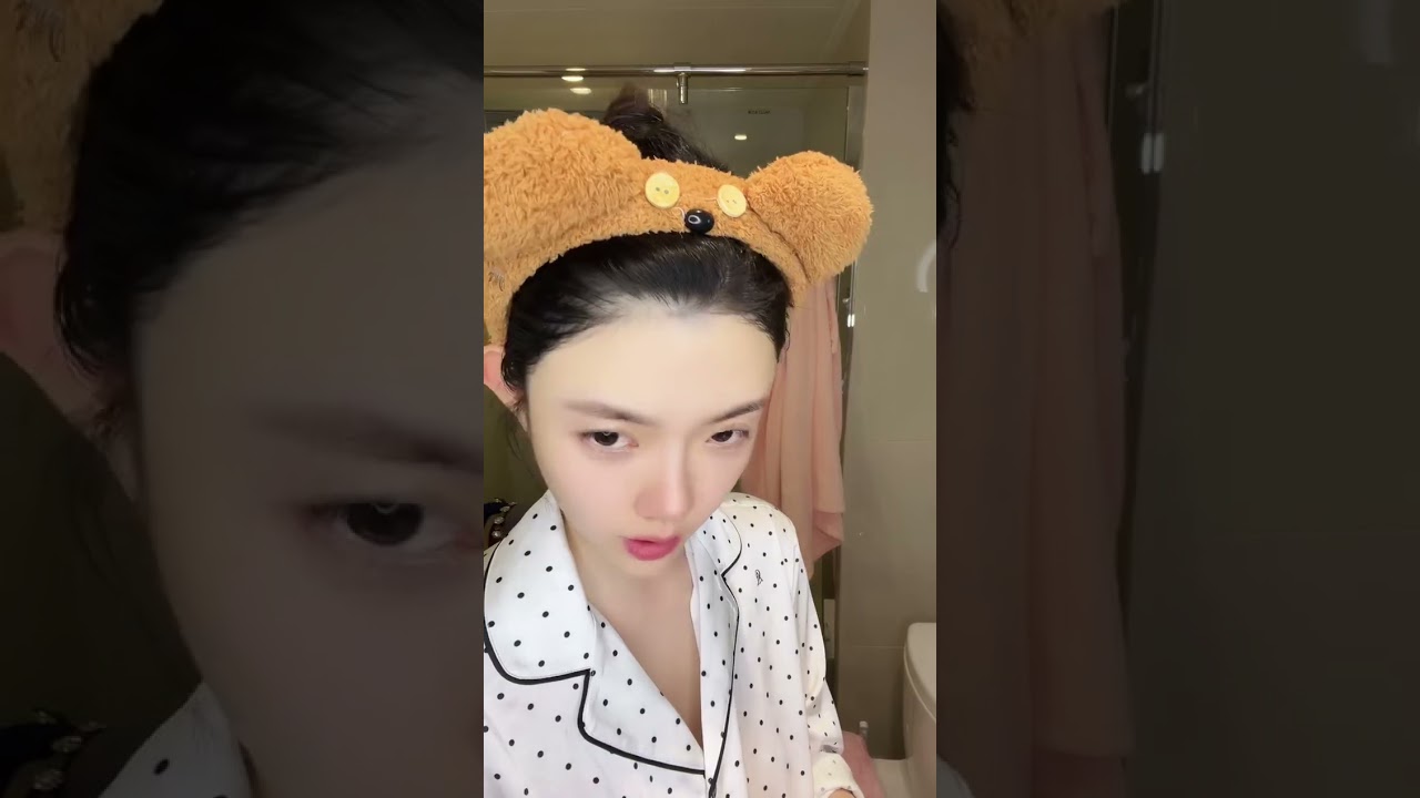美女直播洗脸，亮点自寻
