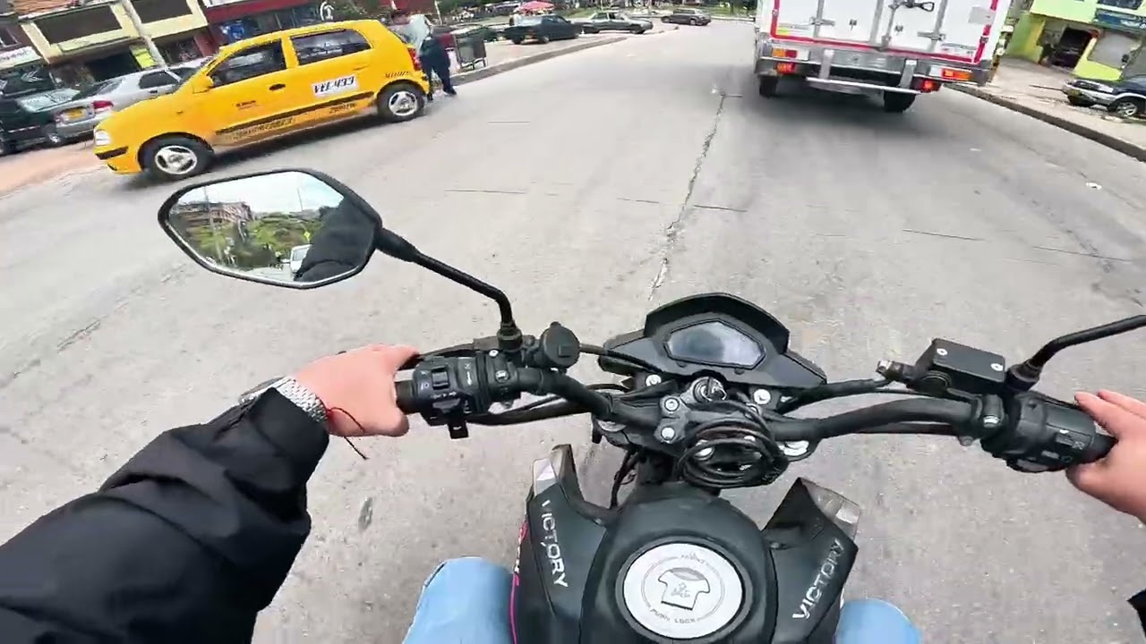 ¡El ERROR que todos cometen! Probé la moto más pequeña 🏍️🔥