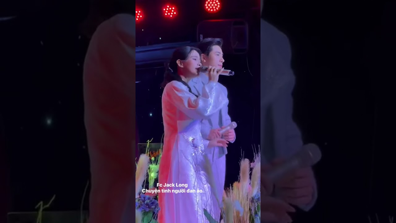 Nhớ mùa đông đến em ngồi đan áo ấm ra sa trường  Áo tuy không dày nhưng lòng thêm ấm mỗi khi hành qu