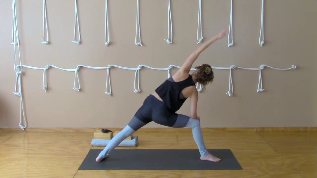 ANDREA BORBOLLA CLASE DE YOGA  10 MIN VINYASA ENERGETICA