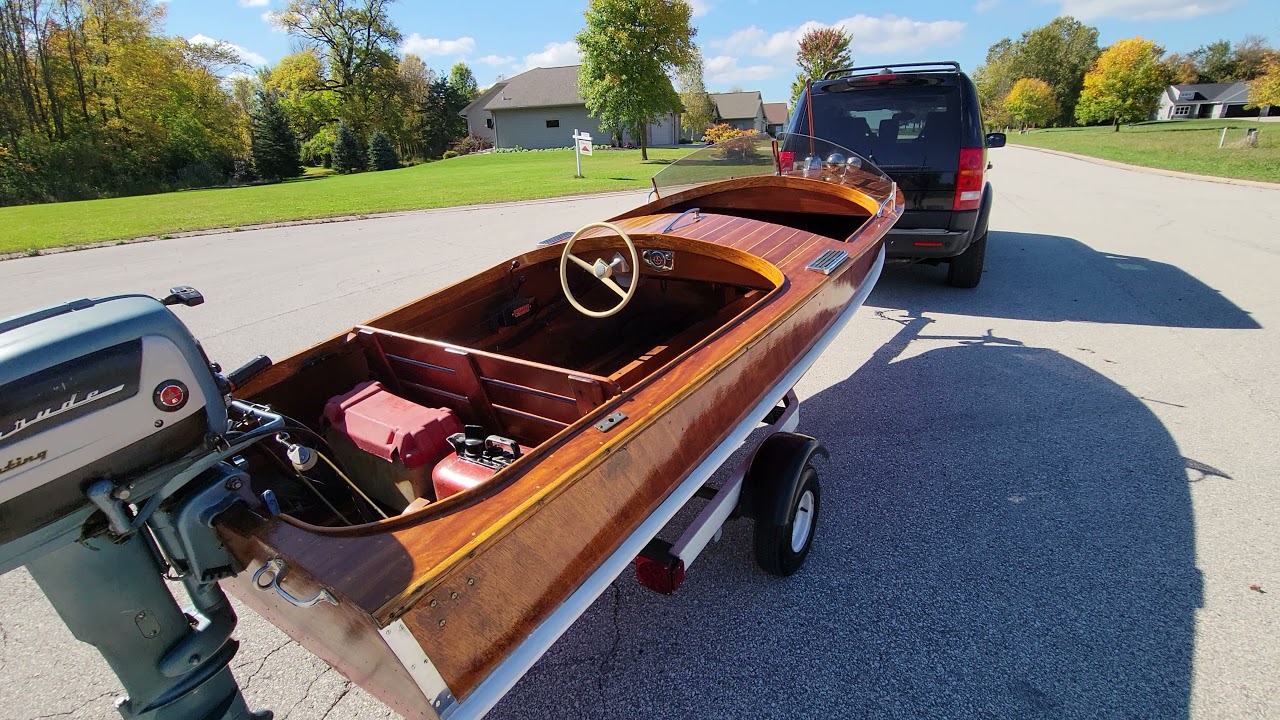 1952 Wagemaker Wolverine 14' double cockpit vintage boat