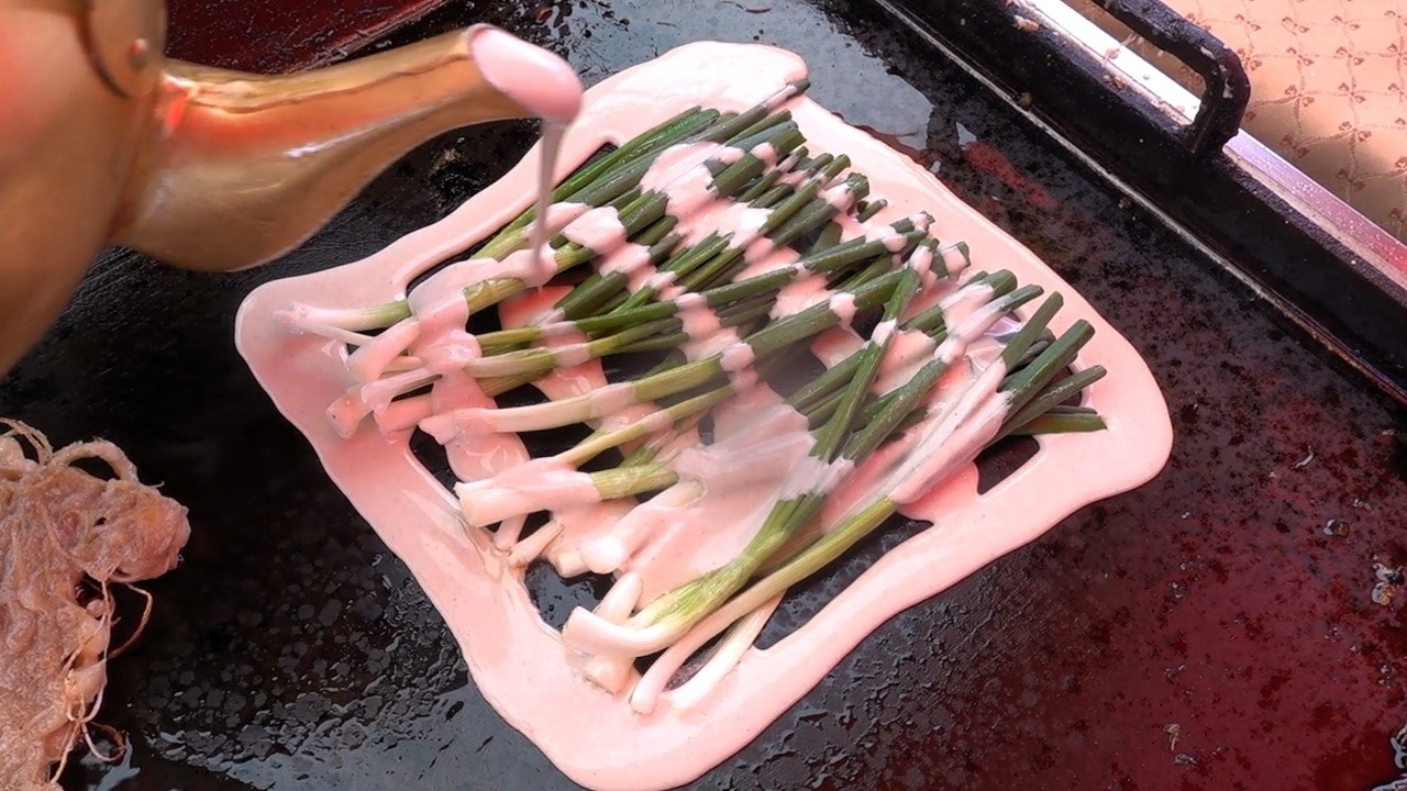 직접 농사지어 부쳐주시는 오일장 파전 할머니! (두릅, 미나리, 냉이, 달래전 등!) 5년만에 재방문! [맛있겠다 Yummy]