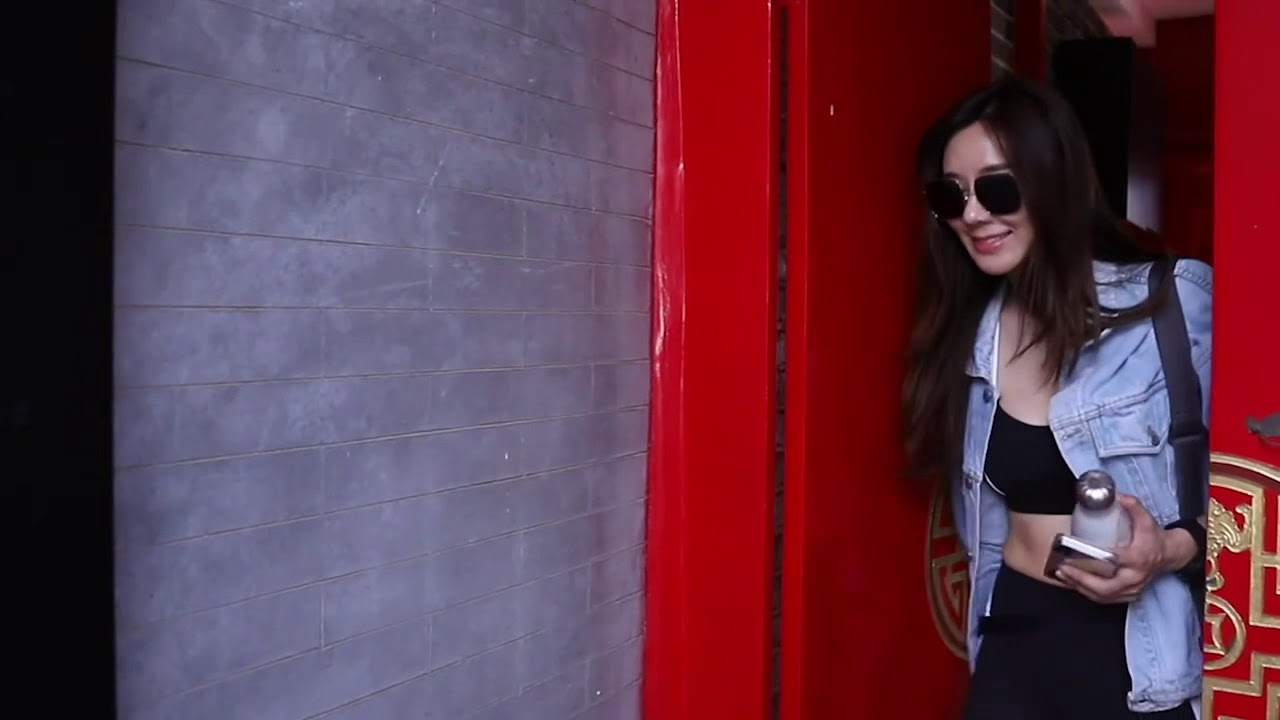 黄金腰臀比、腿长110cm的周韦彤才是娱乐圈的真腿精啊！