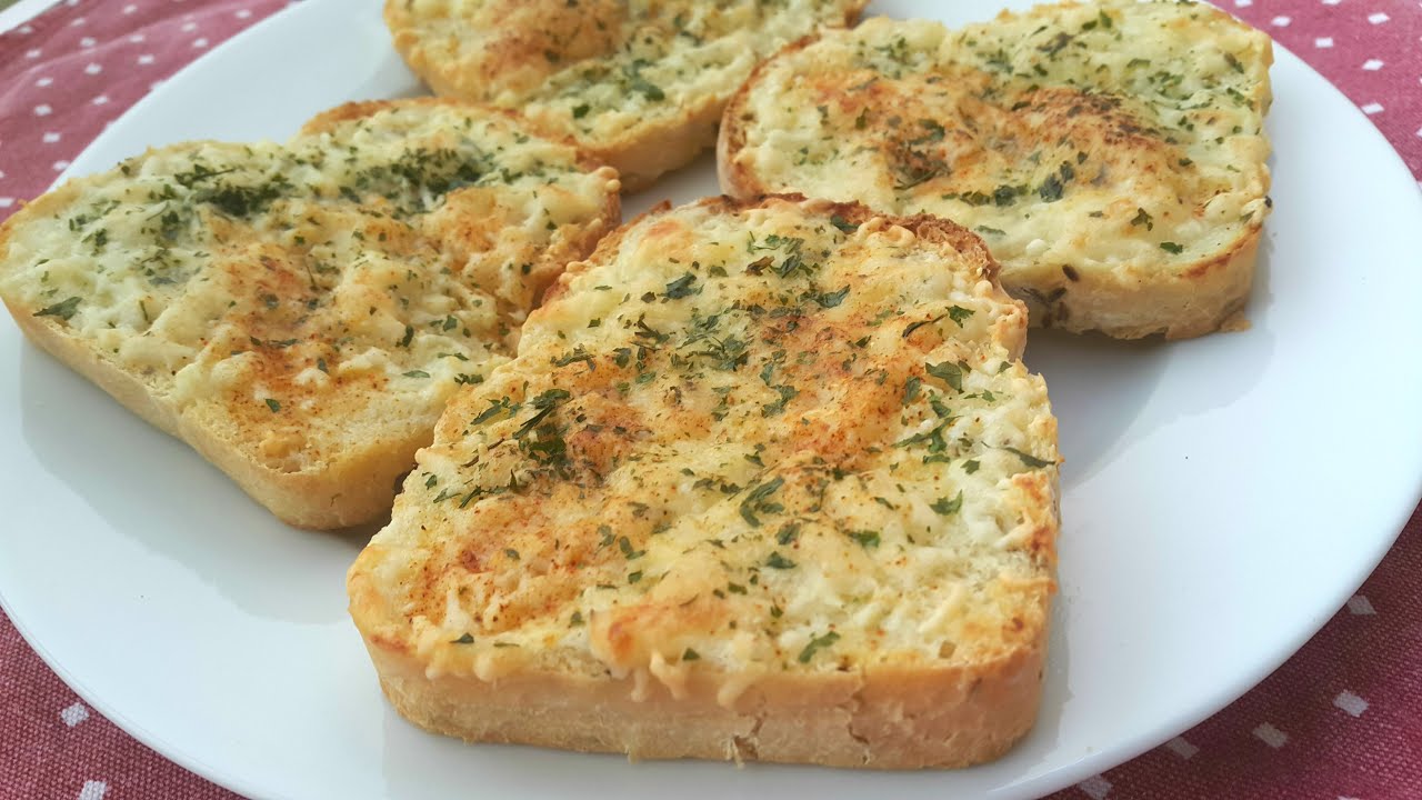 Pains à l'ail de Pizza Hut -  خبز بيتزا هت  بالثوم و الجبنة