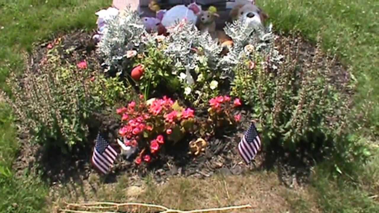 2013 Sandy Hook Graves